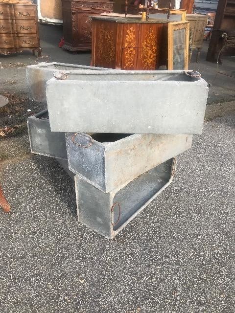 A lot metal planters 