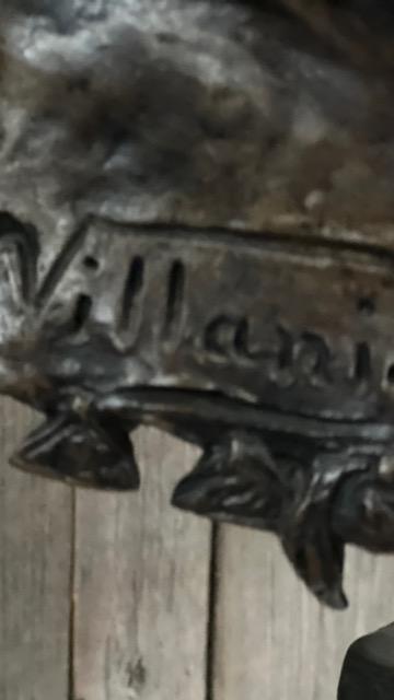 Bronze statue “villanis” 