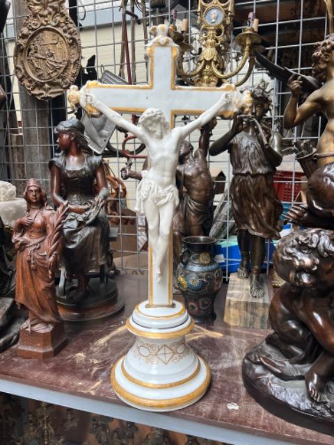 PORCELAIN CROSS