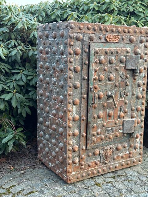 BIG SAFE 