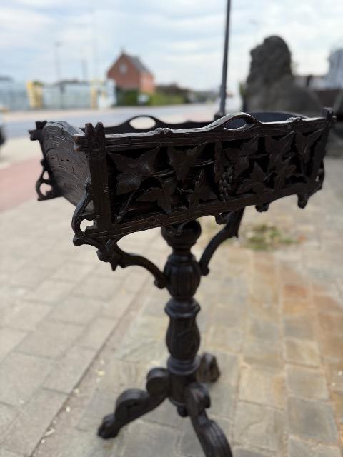BLACK FOREST PLANTER 