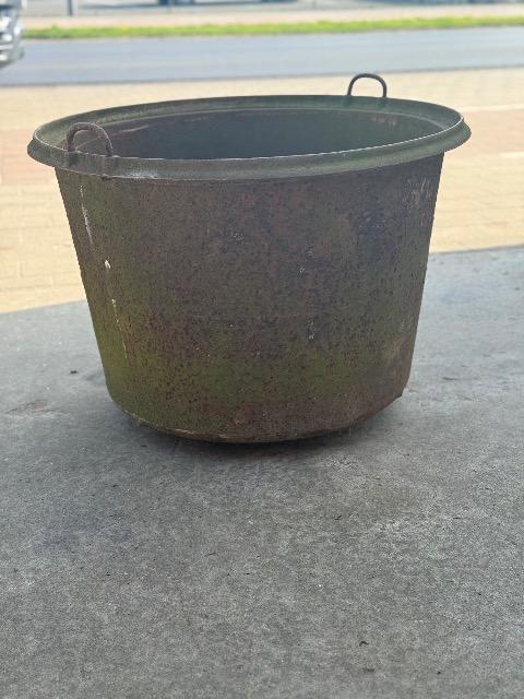 CAST IRON PLANTER H 57 cm D 97 cm 